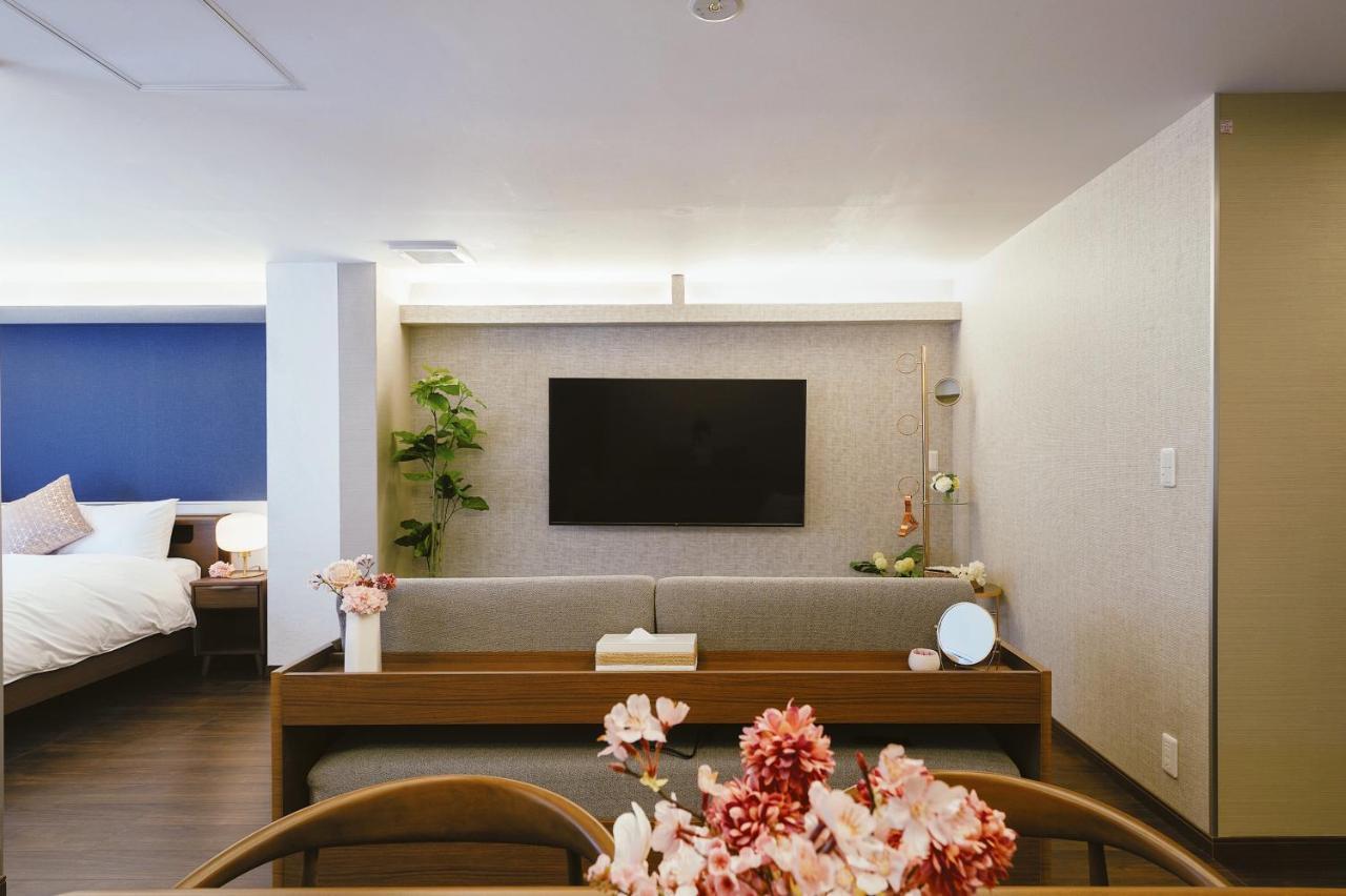 Cherry Blooming Tokyo- All Suite Boutique Hotel 东京伊樱里-中央区全套房艺术酒店 المظهر الخارجي الصورة